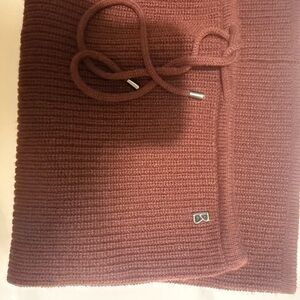 Brand new Bogner snood